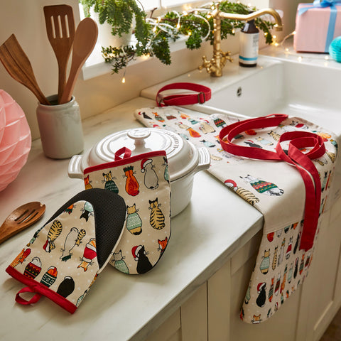 Christmas Cats in Waiting Cotton Micro Mitts, oven mitts, kitchenware, cats, christmas presents